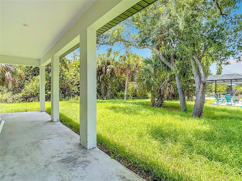 Exterior details and patio area of a home in , North Port (Image 4).