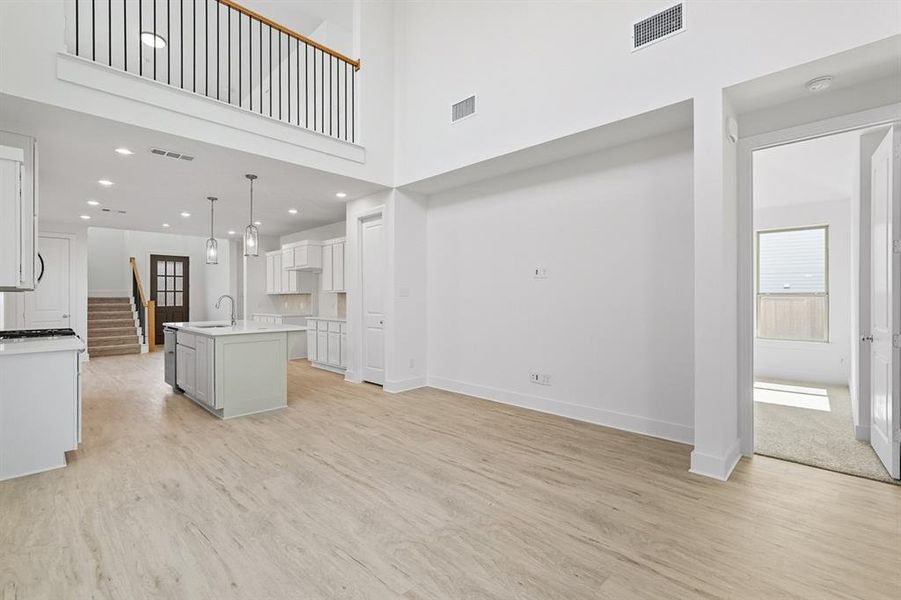 Spacious, unfurnished interior of a new home in Waterscape: 40ft. lots, Royse City (Image 11). Spacious, unfurnished interior of a new home in Waterscape: 40ft. lots, Royse City (Image 11).