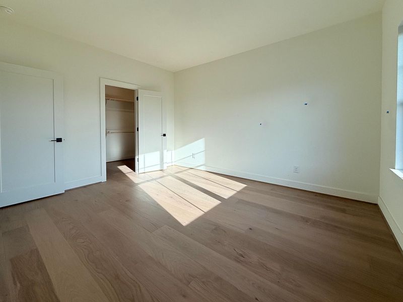 Spacious, unfurnished interior of a new home in , Houston (Image 11).