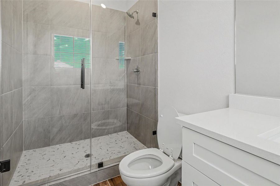 Furnished interior view inside a new home in Glendale Lakes, Rosharon (Image 12).