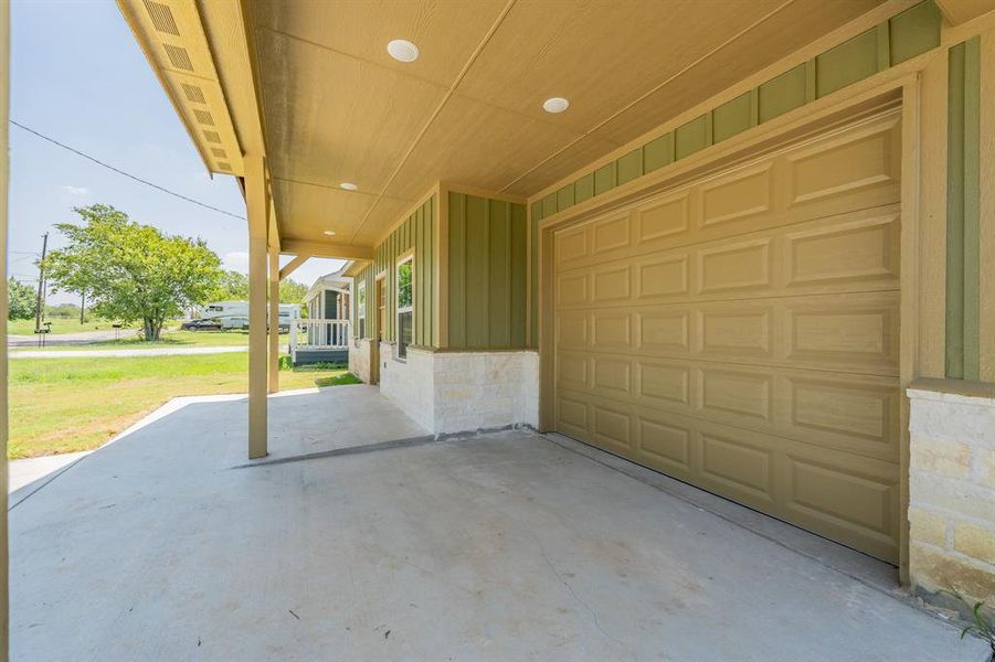 Exterior details and patio area of a home in , Hillsboro (Image 3).