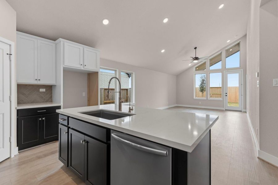 Furnished interior view inside a new home in Meridiana 40', 65', Iowa Colony (Image 10). Furnished interior view inside a new home in Meridiana 40', 65', Iowa Colony (Image 10).