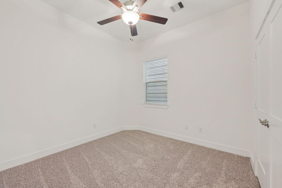 Spacious, unfurnished interior of a new home in Kresston, Montgomery (Image 24).