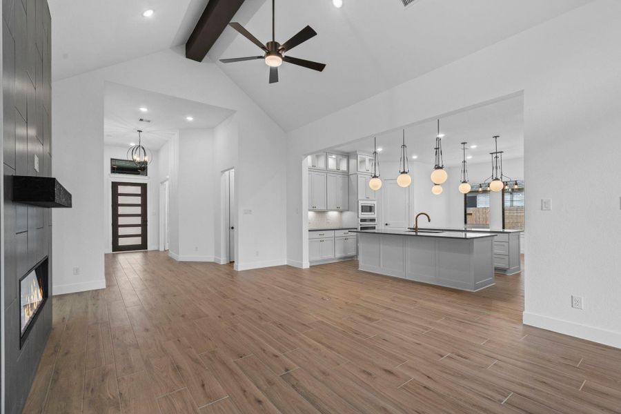 Spacious, unfurnished interior of a new home in Evergreen, Conroe (Image 10). Spacious, unfurnished interior of a new home in Evergreen, Conroe (Image 10).