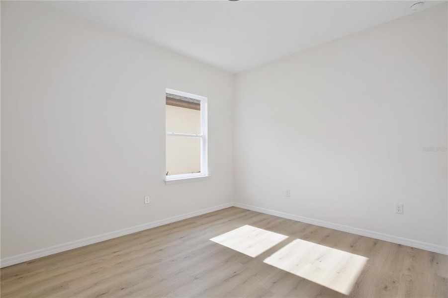 Spacious, unfurnished interior of a new home in , Groveland (Image 33).