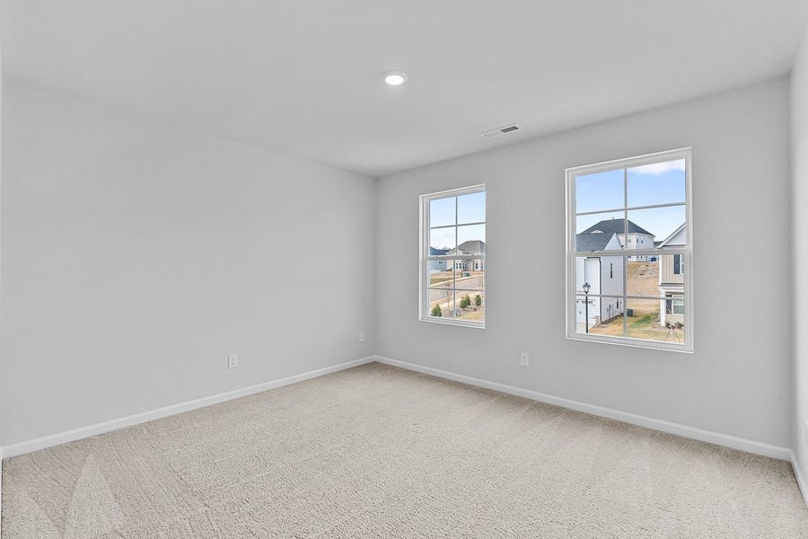 Spacious, unfurnished interior of a new home in Hanes Lake, Winston-Salem (Image 29).