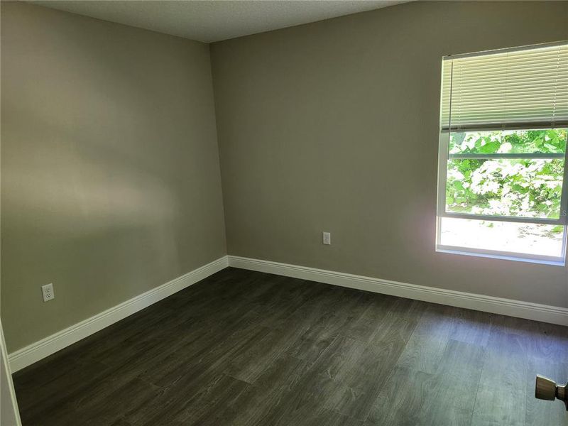 Spacious, unfurnished interior of a new home in , Leesburg (Image 9).