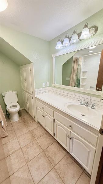 Bathroom for 306 Edna Street Bathroom for 306 Edna Street