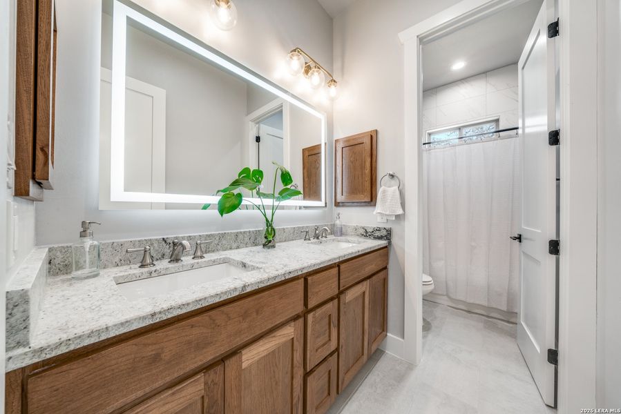 Furnished interior view inside a new home in , La Vernia (Image 5).