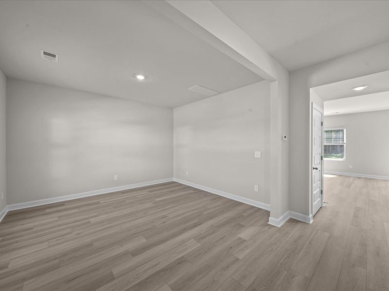 Spacious, unfurnished interior of a new home in Vickery Station, Woodruff (Image 9).