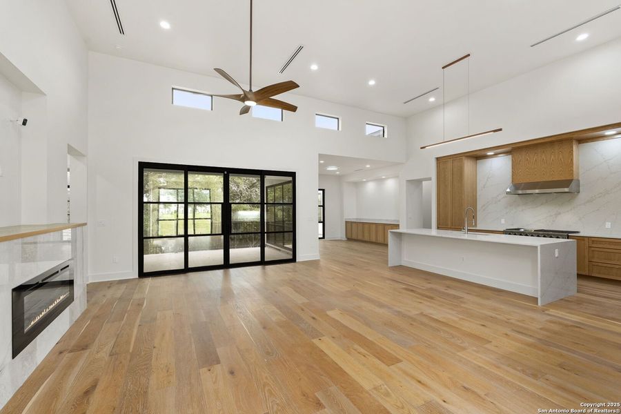 Spacious, unfurnished interior of a new home in , San Antonio (Image 19).