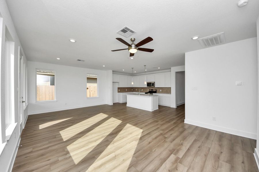 Spacious, unfurnished interior of a new home in The Canopies, Splendora (Image 18).