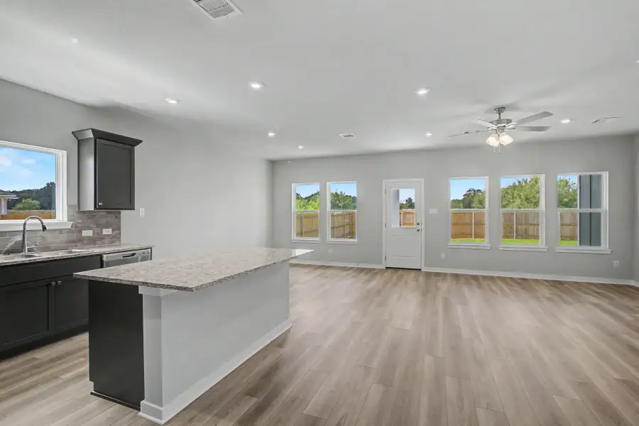 Spacious, unfurnished interior of a new home in Hillside Village, Temple (Image 10).