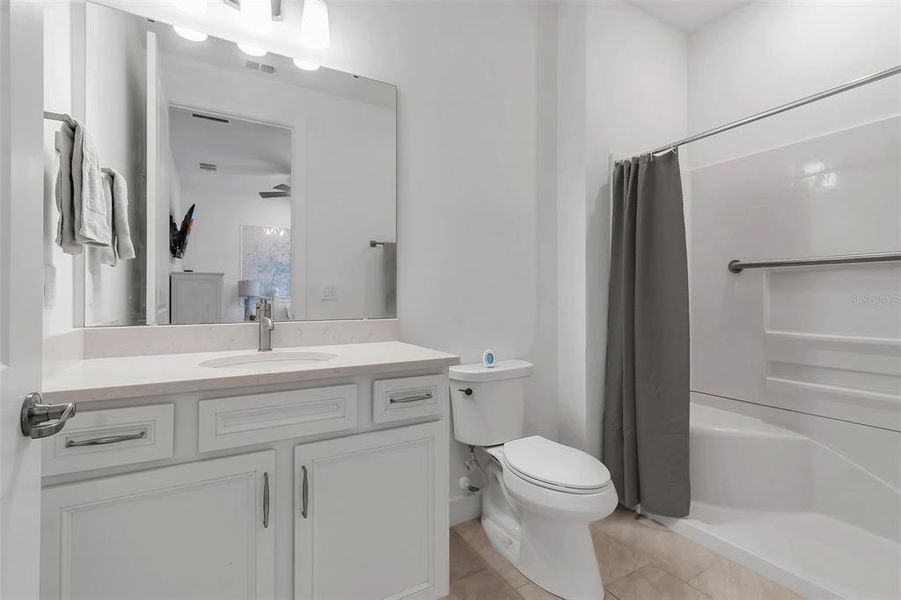 Furnished interior view inside a new home in Del Webb BayView, Parrish (Image 42). Furnished interior view inside a new home in Del Webb BayView, Parrish (Image 42).