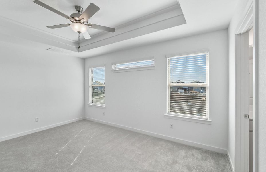 Spacious, unfurnished interior of a new home in Santa Rita Ranch, Liberty Hill (Image 27).