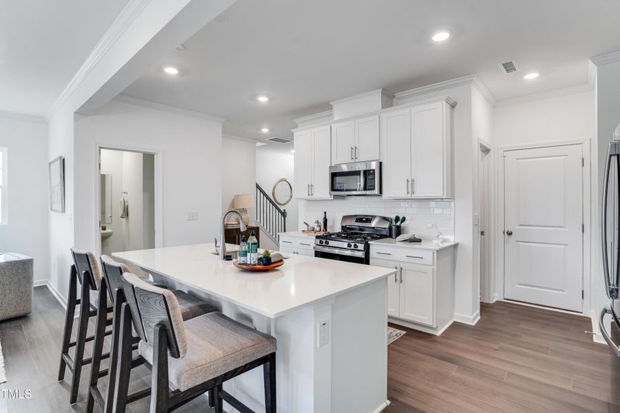 SUN_ElizabethSprings_Pic_202ShingleOak_0