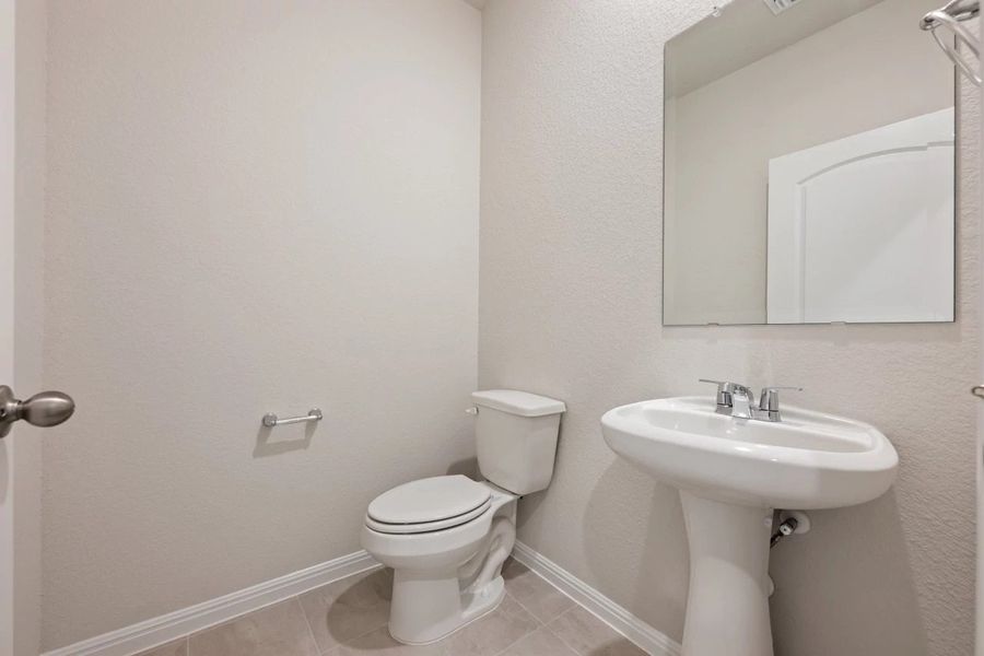 Furnished interior view inside a new home in La Cima, San Marcos (Image 12).