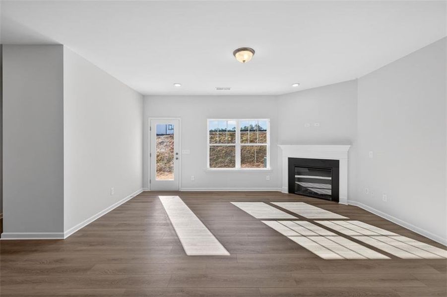 Spacious, unfurnished interior of a new home in Jameson Towns, Villa Rica (Image 26).