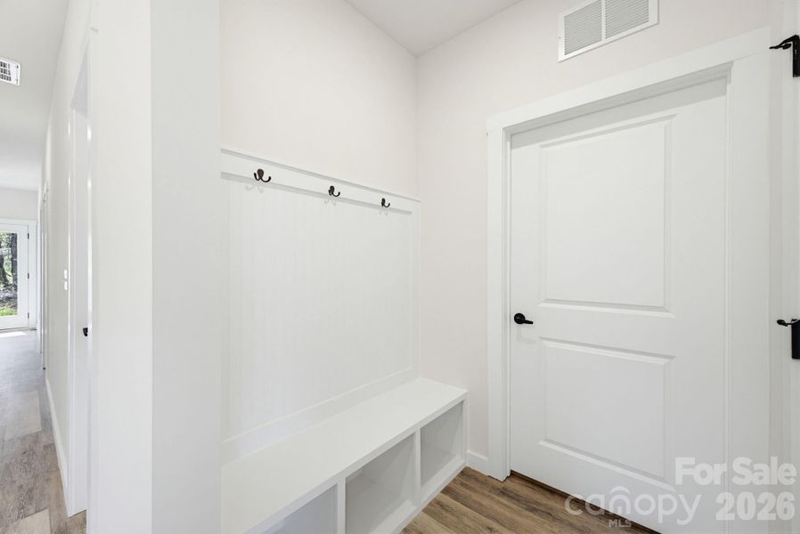 Spacious, unfurnished interior of a new home in , Hudson (Image 15).