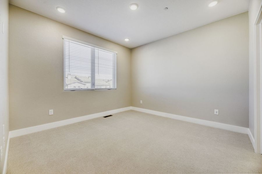 Spacious, unfurnished interior of a new home in Solterra, Lakewood (Image 8).