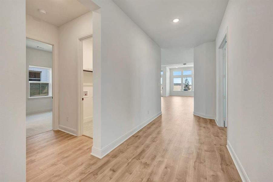 Spacious, unfurnished interior of a new home in Treeline, Justin (Image 27).