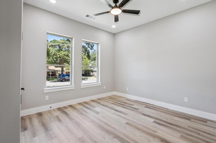 Spacious, unfurnished interior of a new home in , Arlington (Image 34).