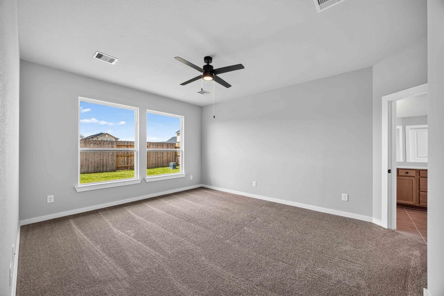 Spacious, unfurnished interior of a new home in La Segarra 40', Brookshire (Image 26). Spacious, unfurnished interior of a new home in La Segarra 40', Brookshire (Image 26).