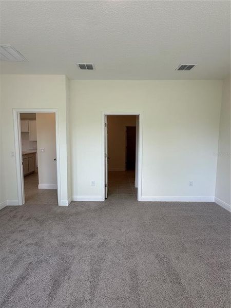Spacious, unfurnished interior of a new home in Ocala, Ocala (Image 13).