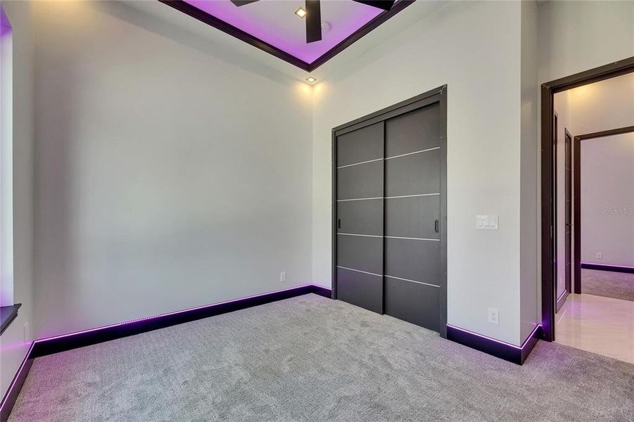 Spacious, unfurnished interior of a new home in , Apollo Beach (Image 46).