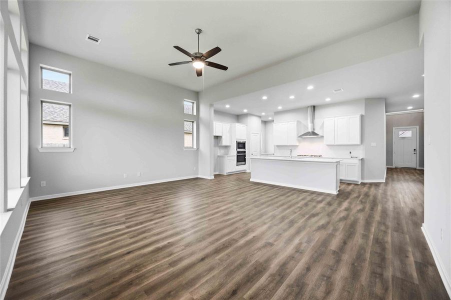 Spacious, unfurnished interior of a new home in Lago Mar  50'  &  55', Texas City (Image 25).