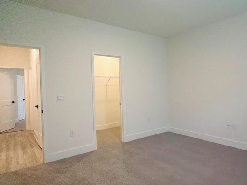 Spacious, unfurnished interior of a new home in Tuscany Hills, Douglasville (Image 29).
