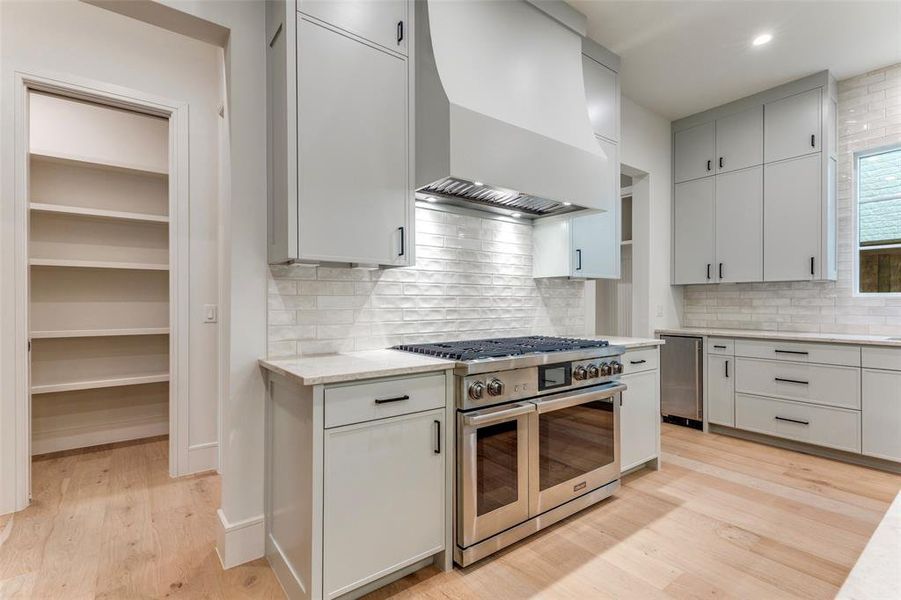 Furnished interior view inside a new home in , Fort Worth (Image 10).