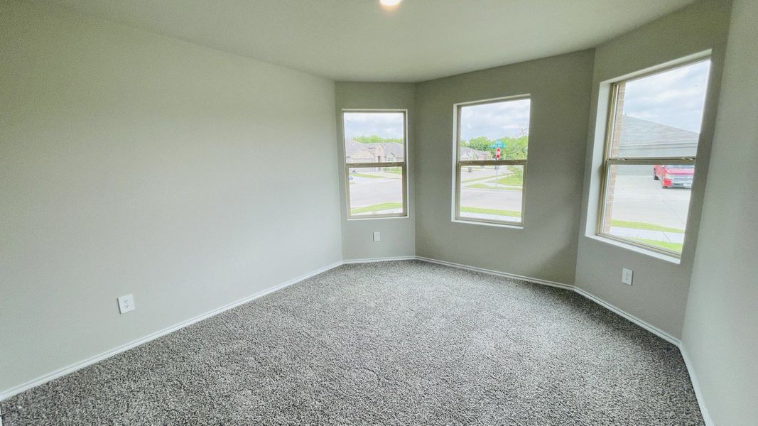 Spacious, unfurnished interior of a new home in Sunnycreek, Fort Worth (Image 18).