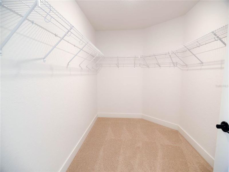Spacious, unfurnished interior of a new home in , Ocala (Image 21).
