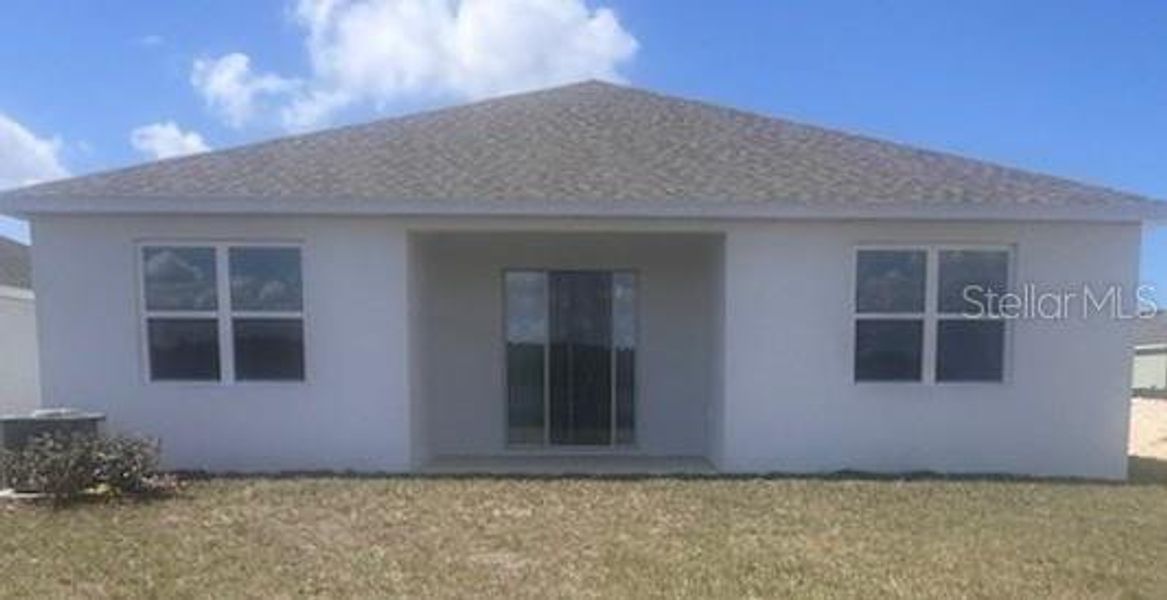 Exterior details and patio area of a home in Oakview, Apopka (Image 19).