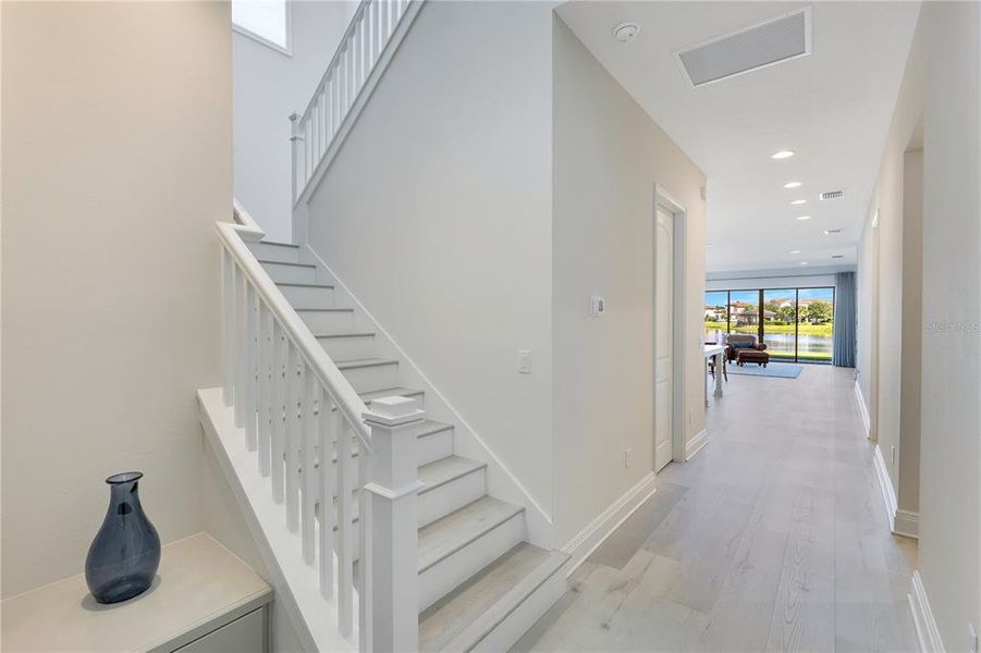 Spacious, unfurnished interior of a new home in , Orlando (Image 14).