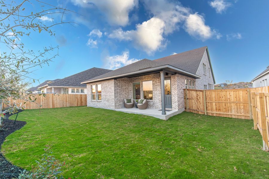Representative exterior details of a home built from the The Poppy by David Weekley Homes in Briggs Ranch – Select Classic Series, San Antonio (Image 3).