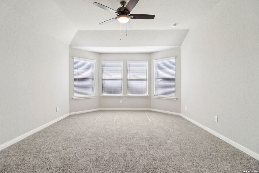Spacious, unfurnished interior of a new home in Catalina, Converse (Image 36).