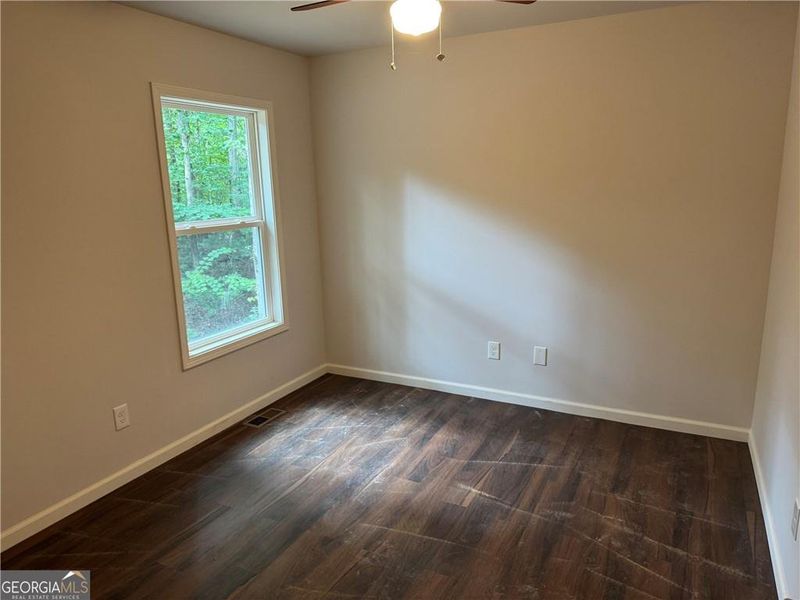 Spacious, unfurnished interior of a new home in , Martin (Image 5).