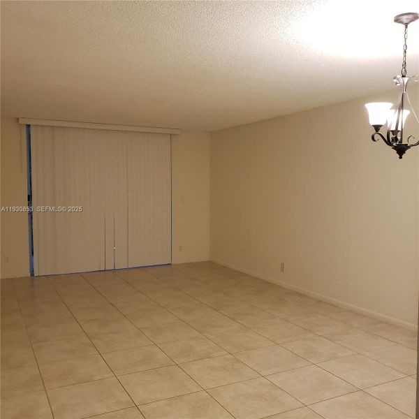 Spacious, unfurnished interior of a new home in , Hallandale Beach (Image 10).