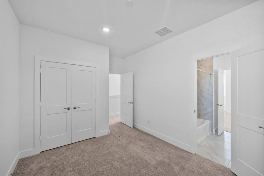 Spacious, unfurnished interior of a new home in Bridgeland, Cypress (Image 20).