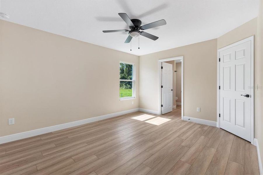 Spacious, unfurnished interior of a new home in , Bushnell (Image 21).