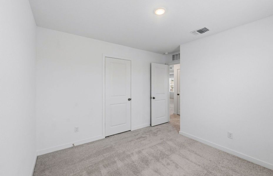 Spacious, unfurnished interior of a new home in Skyview, Belton (Image 32).