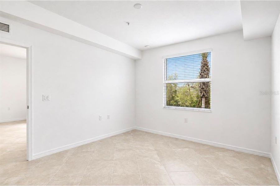 Spacious, unfurnished interior of a new home in Heritage Landing, Punta Gorda (Image 25). Spacious, unfurnished interior of a new home in Heritage Landing, Punta Gorda (Image 25).