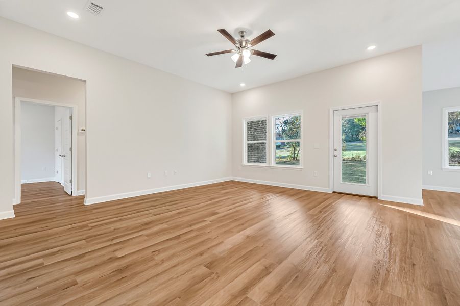 Spacious, unfurnished interior of a new home in Southern Charm, Crestview (Image 20).