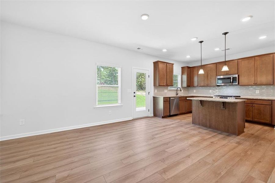Furnished interior view inside a new home in Oakmont, Dallas (Image 13).