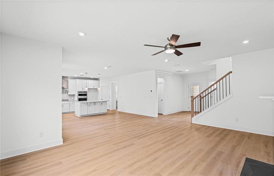 Spacious, unfurnished interior of a new home in Hunters Creek, Flowery Branch (Image 27).