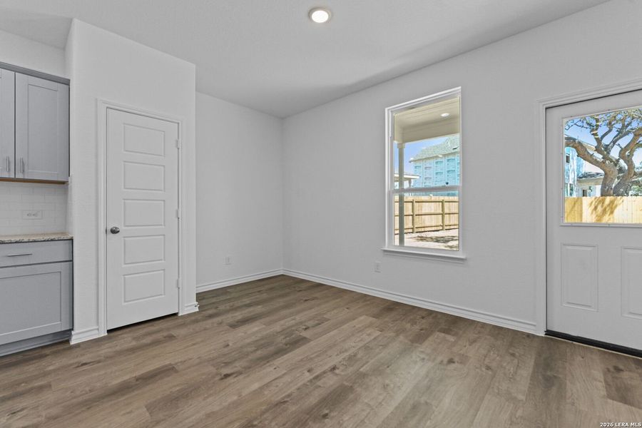 Spacious, unfurnished interior of a new home in Corley Farms, Boerne (Image 10).