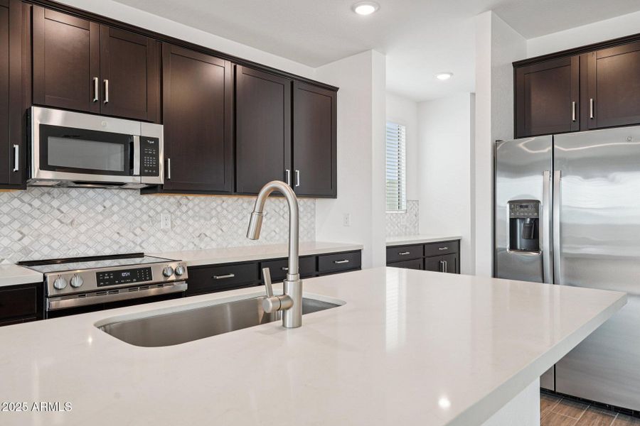 15-web-or-mls-W Brown St-S1909-015