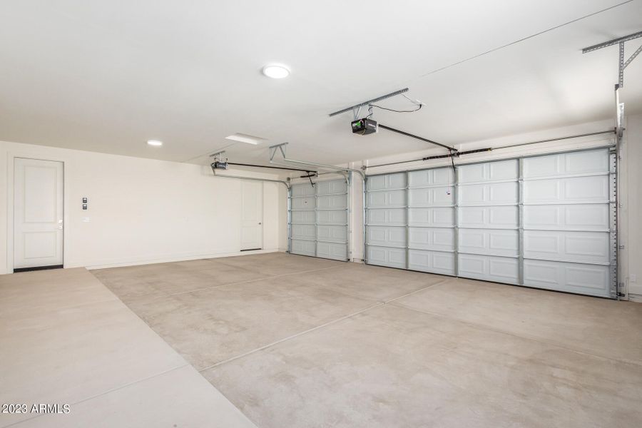 4E5D5338-DC6F-4505-8B31-24C0F4A7B0E3 4E5D5338-DC6F-4505-8B31-24C0F4A7B0E3